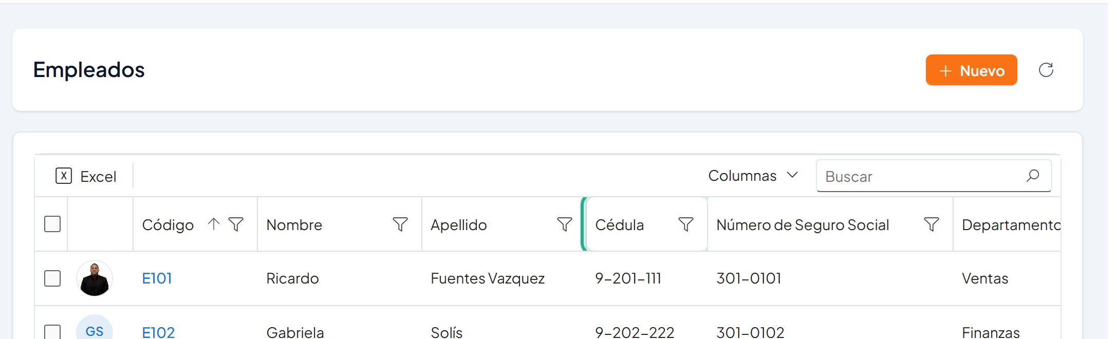 Lista Empleados con la columna Cédula resaltada y, a su lado, la columna Número de Seguro Social