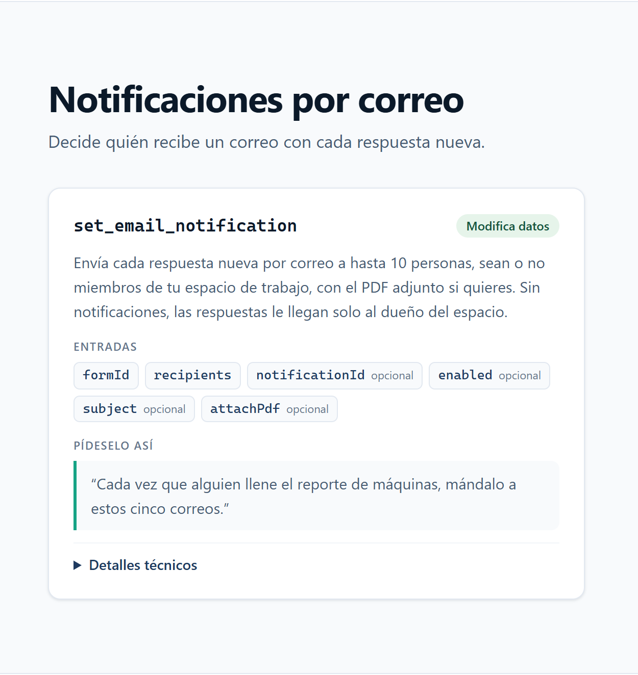 La tarjeta de set_email_notification en la página de herramientas de anota para Claude, con su resumen, sus entradas (formId, recipients y los opcionales notificationId, enabled, subject y attachPdf) y el ejemplo de solicitud