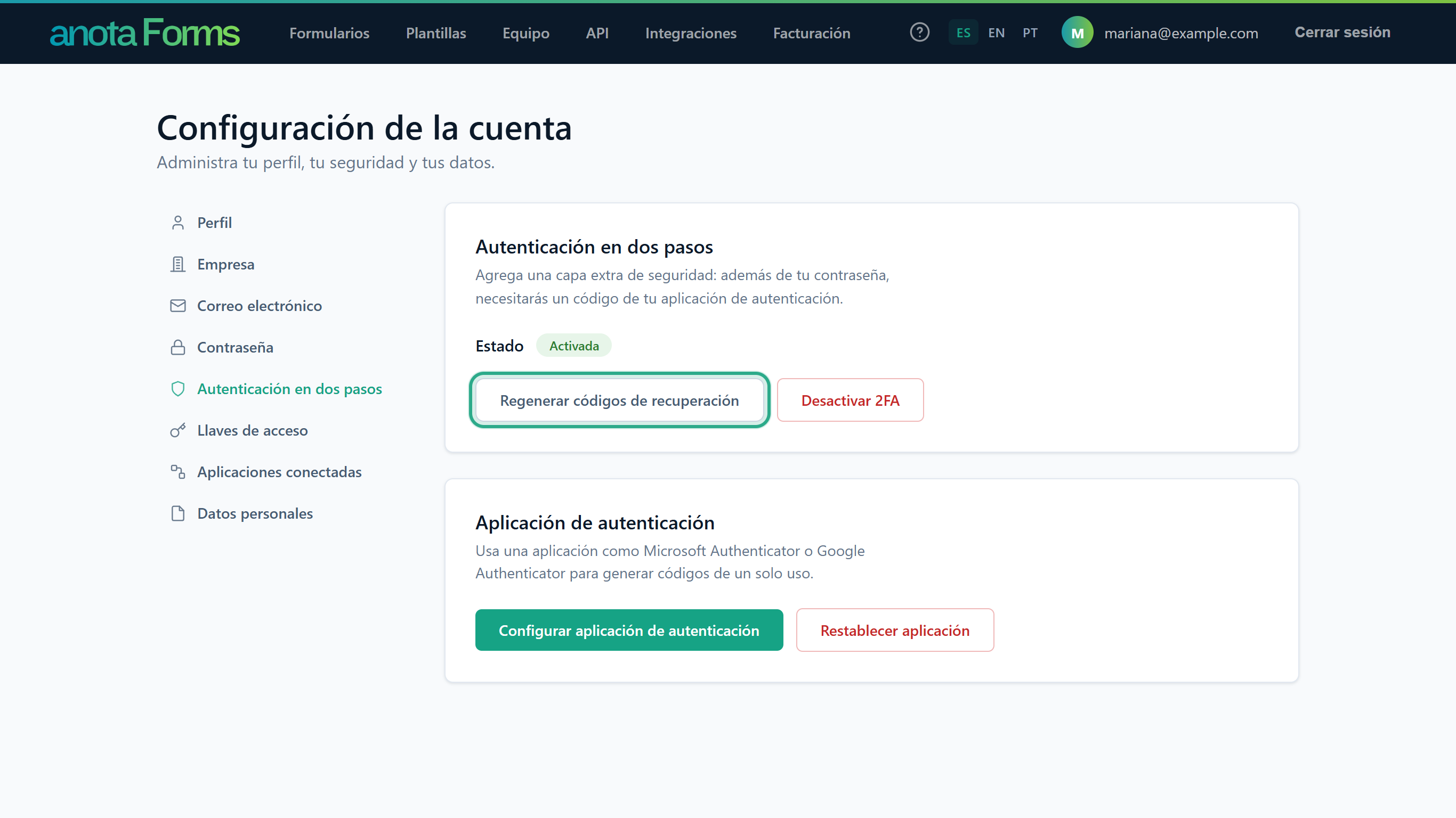 La sección Autenticación en dos pasos con el botón Regenerar códigos de recuperación resaltado