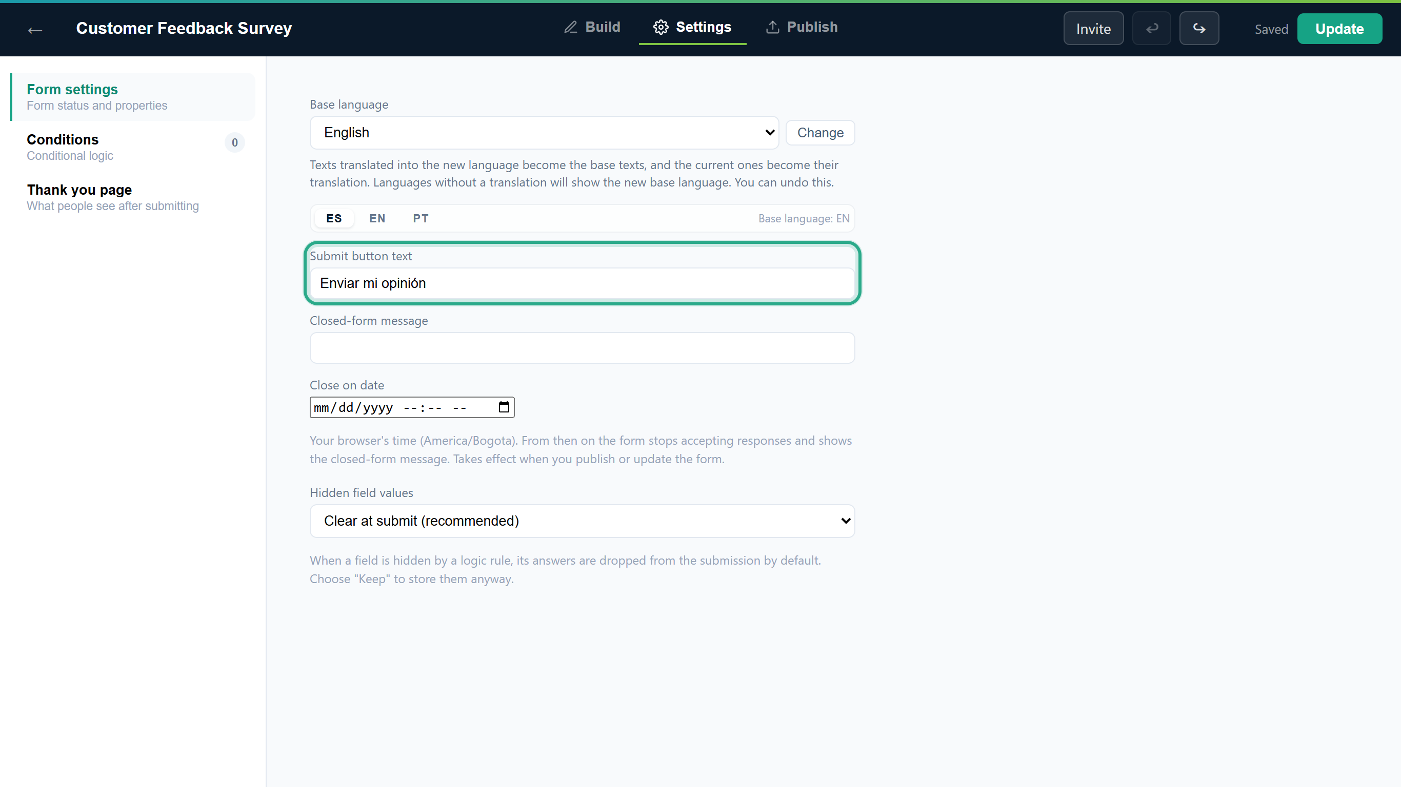 The Form settings section on the ES tab, below Base language, with the Submit button text box outlined, containing Enviar mi opinión